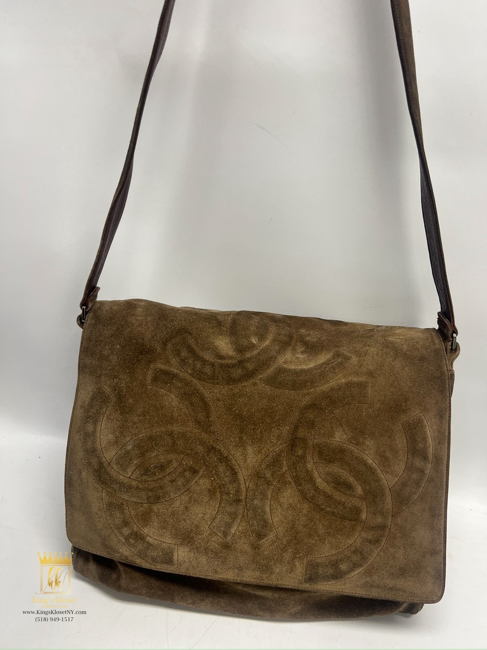 Chanel Suede Messenger Bag - Picture 5 of 16